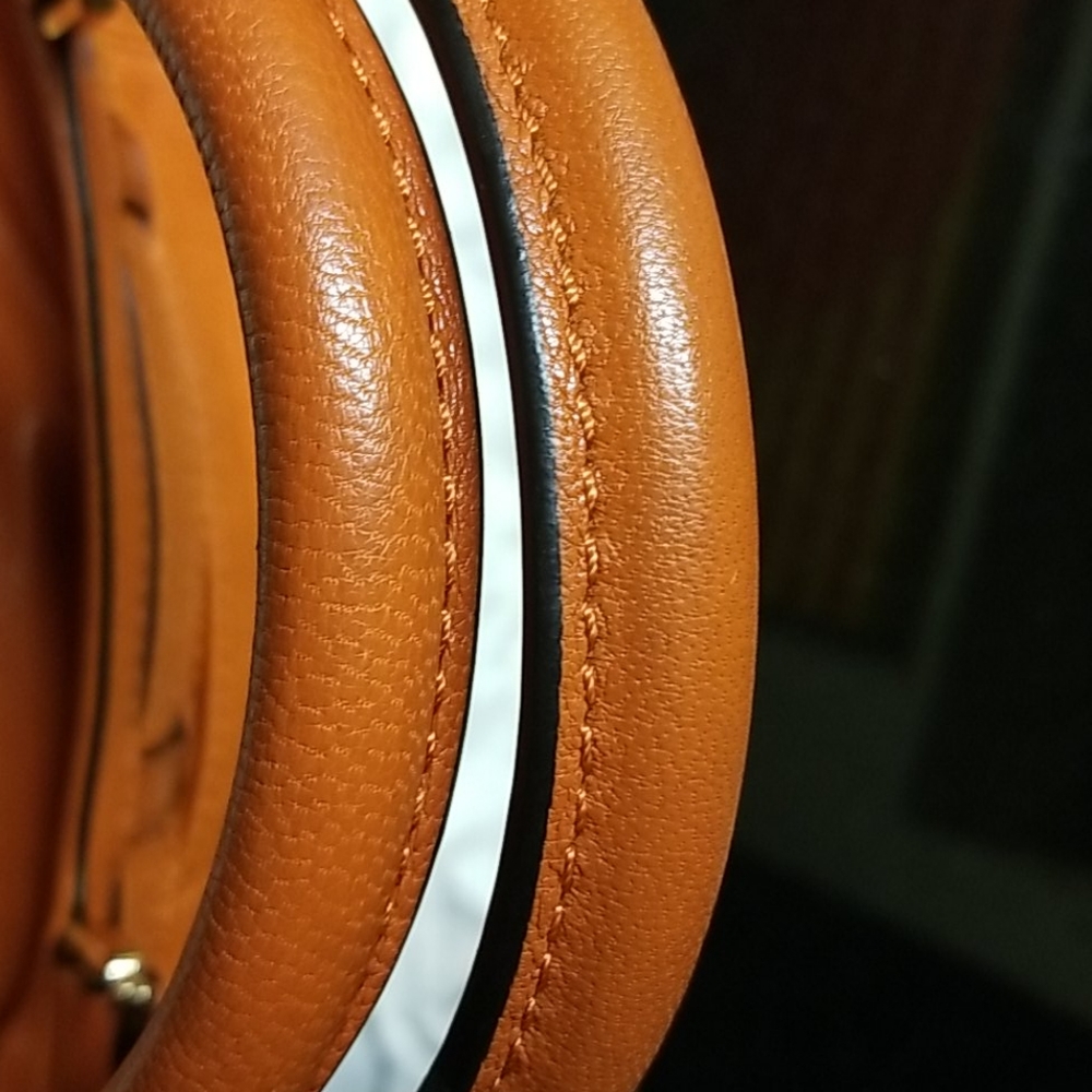 Michael Kors Bucket - Picture 14 of 16